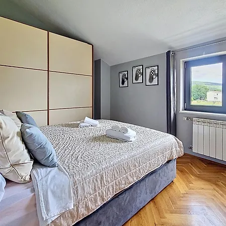 Nyaraló Mina By Interhome Donji Proložac